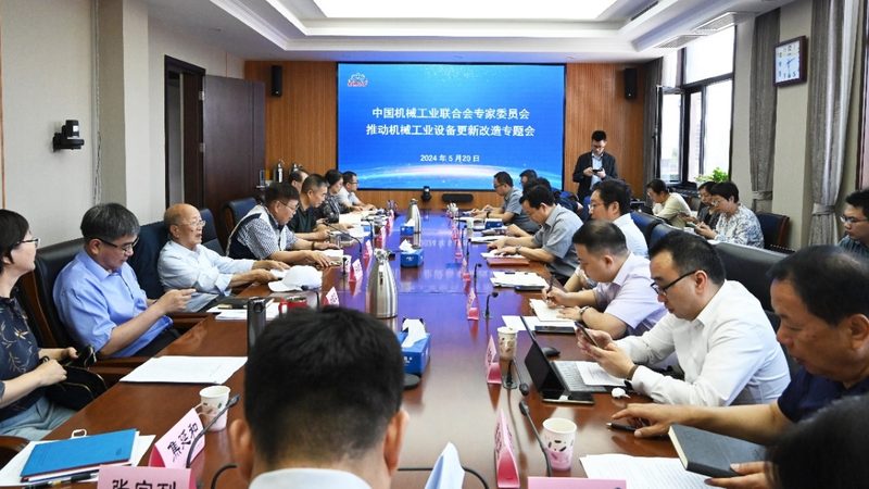 展会上的设备光鲜亮丽，材质却藏着成本与合规的博弈